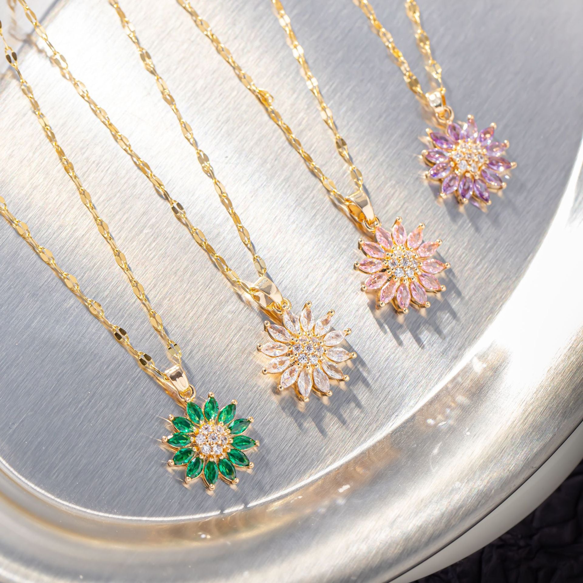 Wholesale titanium steel sunflower daisy copper gold plated necklace clavicle chain titanium steel chain